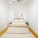 Chic 1br In Republica W Balcony By Lovelystay Porto