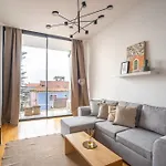 Chic 1br In Republica W Balcony By Lovelystay * Πόρτο