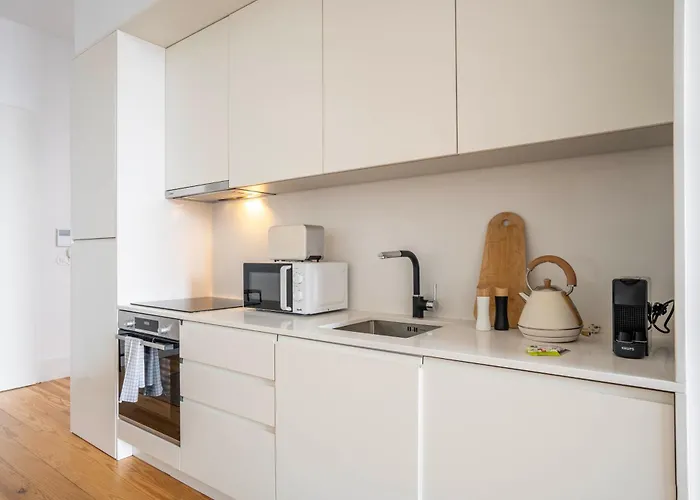 Chic 1br In Republica W Balcony By Lovelystay * Porto