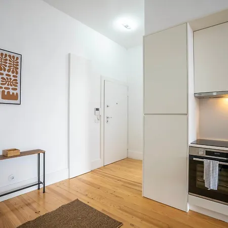 Chic 1br In Republica W Balcony By Lovelystay 公寓 波尔图