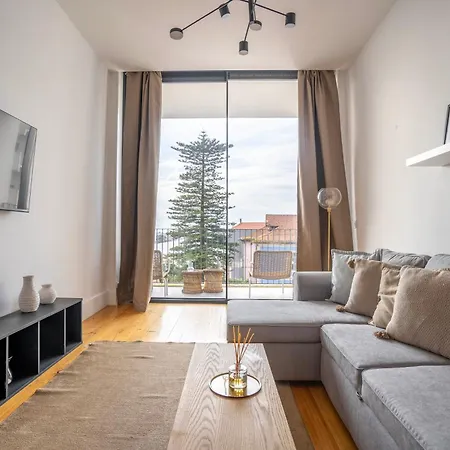 Chic 1br In Republica W Balcony By Lovelystay Porto