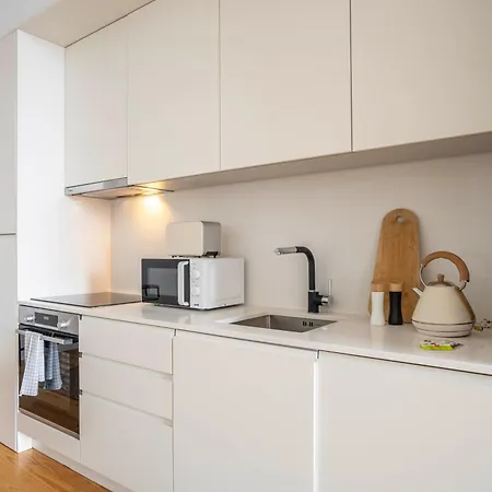 Chic 1br In Republica W Balcony By Lovelystay * Porto
